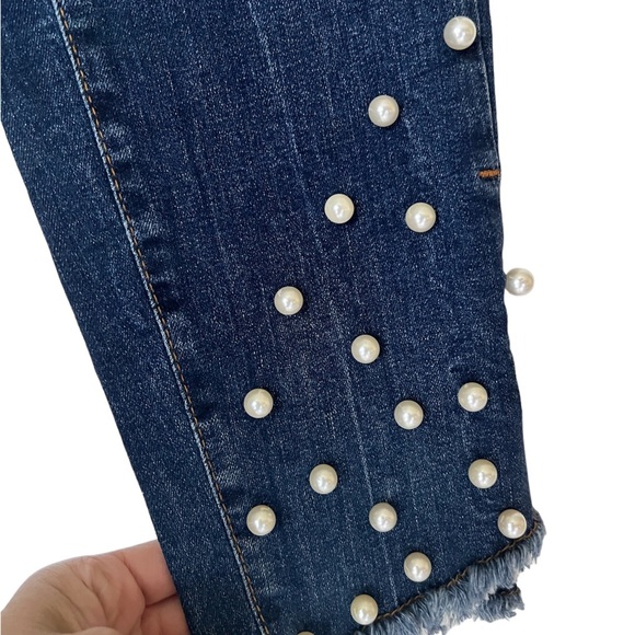 Zara Capri Jeans with Pearl Detailed - Picture 2 of 3